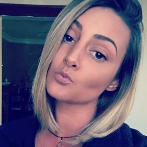 Meet your Posher, Leanne